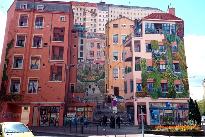 Mengenal Sejarah Lyon Sebagai Kota Mural