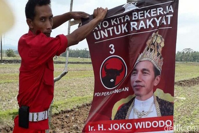 Poster dan Stiker "Raja Jokowi" di Jawa Tengah Dianggap PDIP Model Kampanye Hitam
