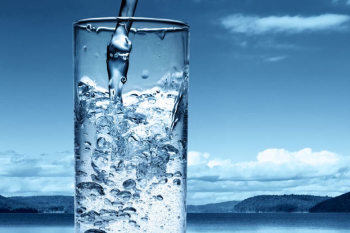 9 Hal Luar Biasa Yang Terjadi Saat Anda Mengganti Semua Jenis Minuman Dengan Air Putih