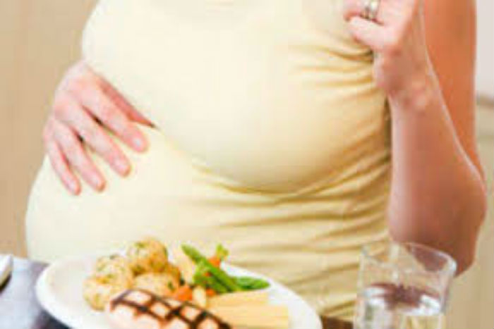 Ibu Obesitas Berisiko Sebabkan Masalah pada Paru-Paru Bayi