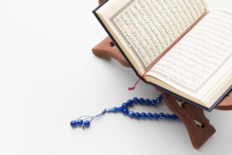 Membaca Al-Kahfi di Malam Jumat: Faedah yang Mendalam