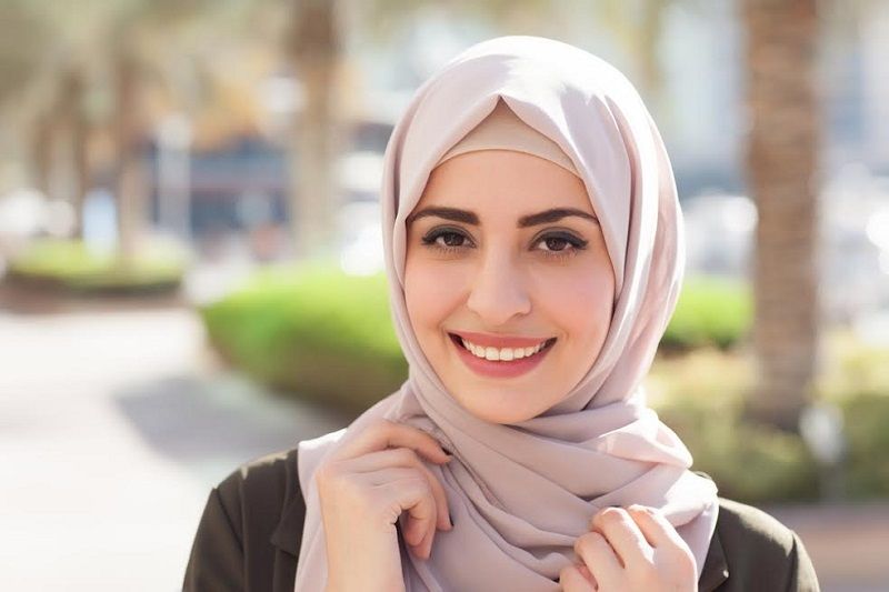 Manfaat Pakaian Busana Muslim yang Menutup Aurat bagi Kaum Perempuan