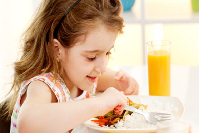Pola Makan Sehat Cegah Kolesterol Tinggi Pada Anak 