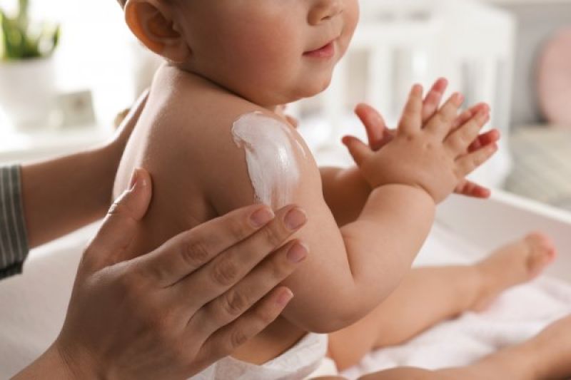 Cream Wajah untuk Bayi yang Aman dan Kesehatan Kulit serta Badan Bayi