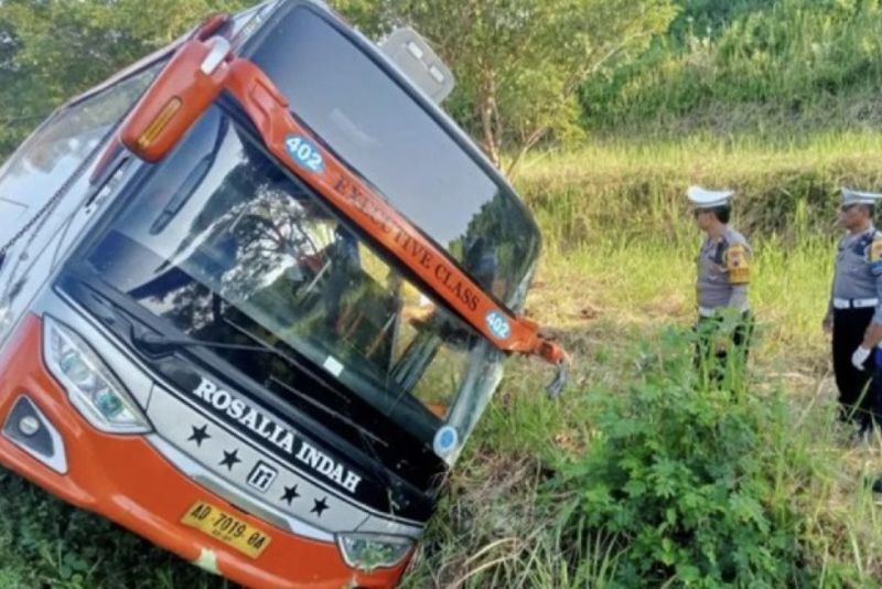 Sopir Bus Rosalia Indah Jadi Tersangka Kecelakaan: Kejadian Mengejutkan di Jalanan