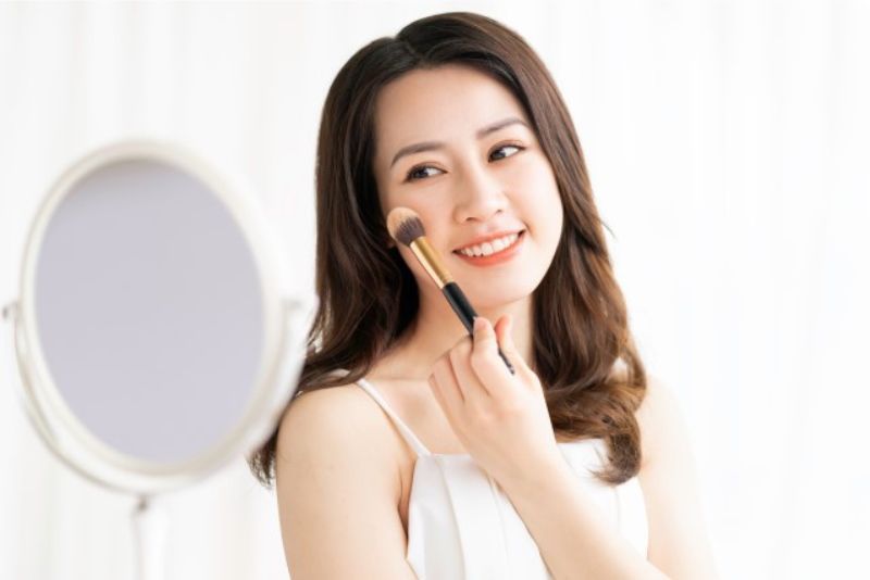 Kunci Tampilan Makeup Natural untuk Kegiatan Harian, Ikuti Langkah Berikut!