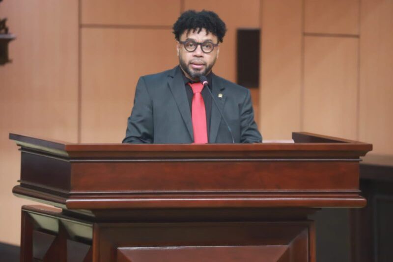 Senator Filep Dorong Stakeholder Awasi Realisasi Proyek Pembangunan di Papua Barat