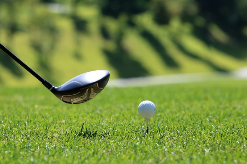Keindahan dan Tantangan Bermain Golf