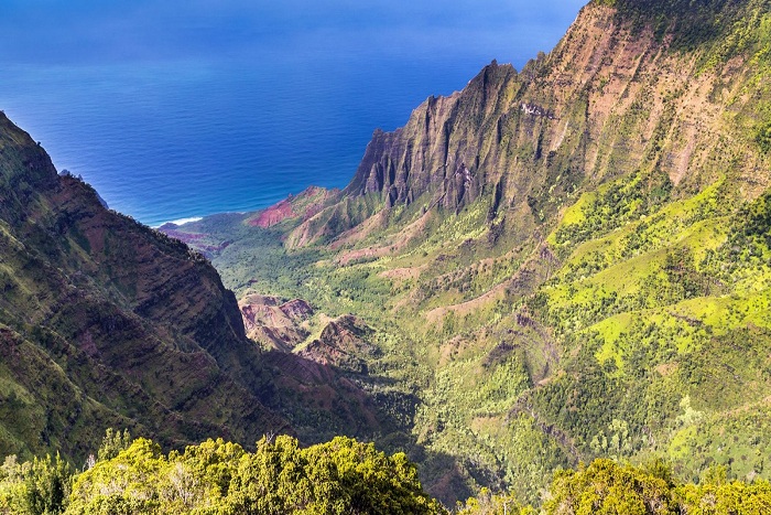 Tak Hanya Pantai, Hawaii Juga Miliki Lembah yang Mempesona