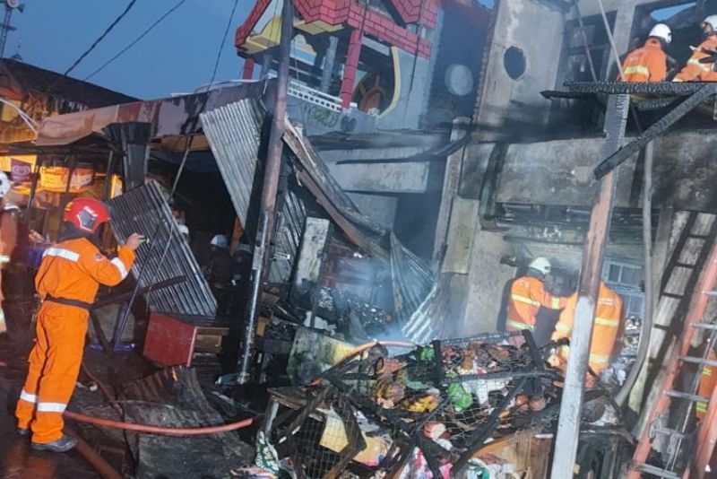 Kebakaran di Sebuah Ruko akibat Ledakan Kompresor di Mampang