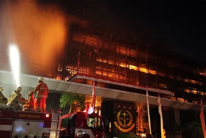 Tragedi Kebakaran Menghanguskan Gedung LBH Jakarta, Satu Anggota Pemadam Tewas