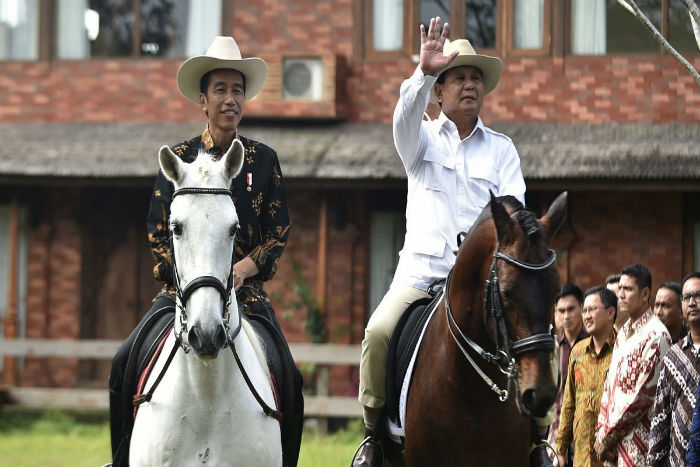 Jika Pilpres Diadakan Saat Ini, Jokowi Masih di Puncak, Nama Risma Mencuat