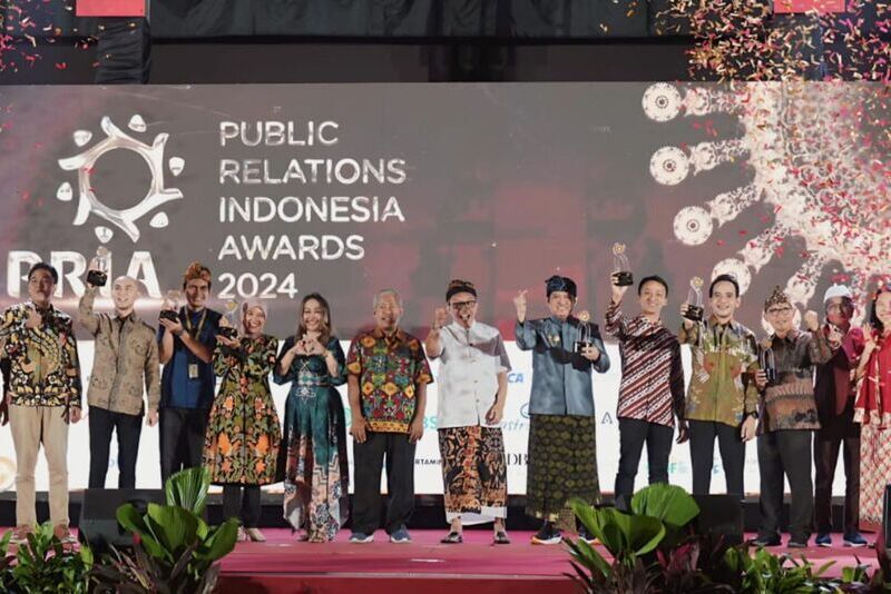 Kementerian Kesehatan Raih 3 Piala Public Relations Indonesia Award