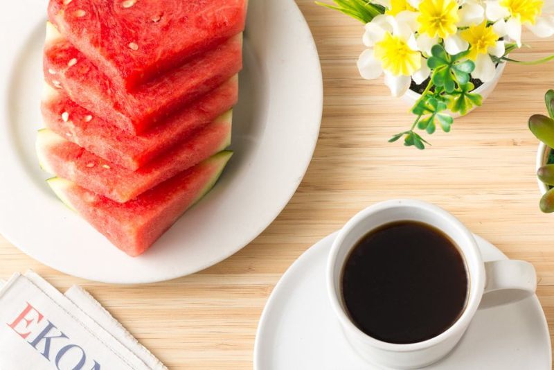 Benarkah Minum Kopi dan Makan Semangka secara Bersamaan bisa Menyebabkan Kematian: Apa Dampak Kesehatan?