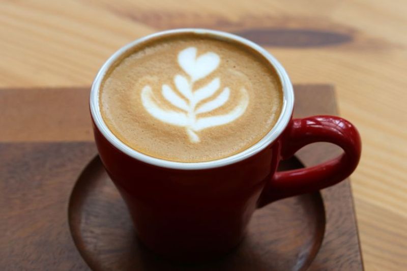 Resep Es Kopi Latte ala Kafe Kekinian, Enak dan Segar