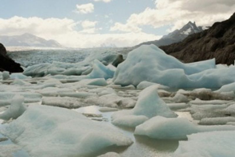 Es Kutub Utara Mencair Periode "Bebas Air" Segara Dimulai