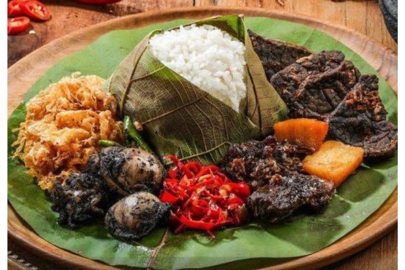 Resep Nasi Jamblang Daun Jati Sederhana Khas Rumahan: Kuliner Indonesia