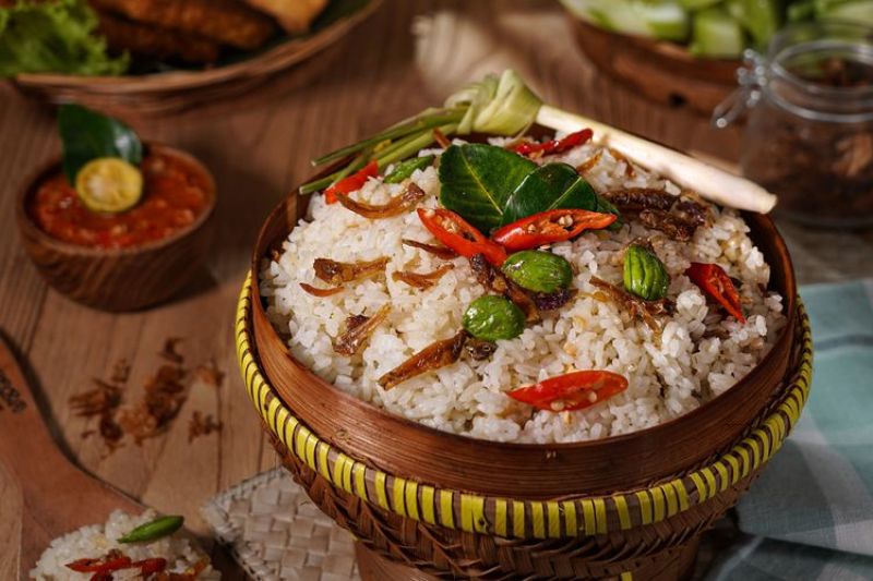 Resep Nasi Liwet: Sajikan dengan Ayam dan Lalapan, Kuliner Nusantara yang Menggugah Selera