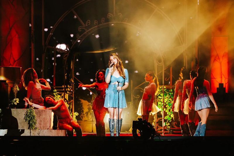 Festival Musik Coachella Didenda Rp 450 Juta karena Penampilan Penyanyi Lana Del Rey yang Melebihi Waktu