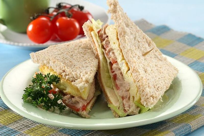 Resep Membuat Sandwich Salad Tuna Enak dan Sehat