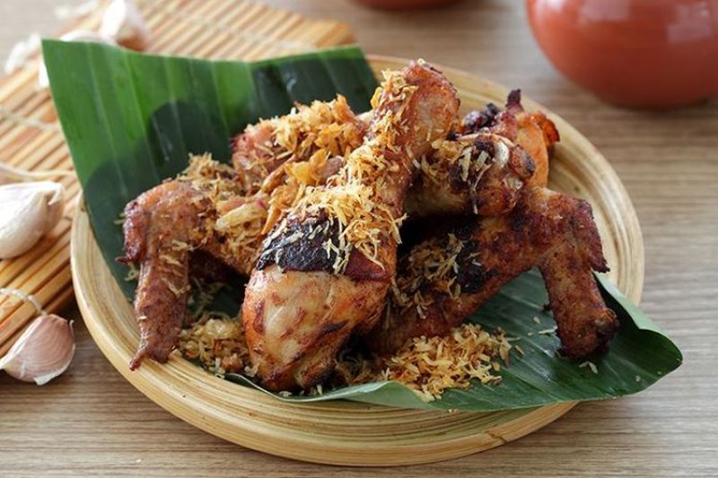 4 Trik Jitu Untuk Membuat Serundeng Ayam Goreng Lebih Melimpah, Enak, dan Gurih: Kuliner Indonesia yang Menggoda