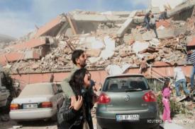 Korban Gempa Iran Melonjak Menjadi Lebih dari 350 Orang