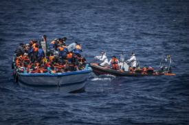 Amnesty International menyalahkan kebijakan Uni Eropa karena meningkatnya kematian migran