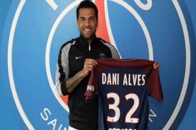 Tak Jadi ke Man. City, Dani Alves Berlabuh di PSG