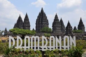 Mengunjungi Candi Prambanan Menggali Keindahan Arsitektur Hindu yang Megah di Yogyakarta