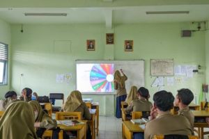 Menyelami Kebijakan Baru dalam Pendidikan Penggunaan Teknologi dalam Proses Belajar-Mengajar