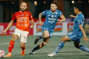 Pesta Gol Persib: Lolos ke Final, Hancurkan Bali United dengan Skor 3-0