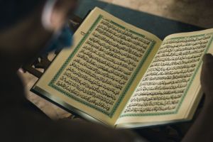 Proses Penyusunan Al-Quran: Mengungkap Rahasia Keharmonisan Teks Suci