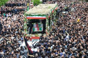 Ratusan Ribuan Orang Memadati Kota Mashad untuk Mengantar Presiden Iran Ebrahim Raisi Dimakamkan di Makam Imam Reza