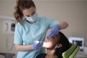 Meninggal Dunia Usai Cabut Gigi, Ketahui Risiko Komplikasi dan Cara Mencegahnya