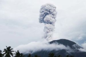 Gunung Ibu di Maluku Utara Naik Level Status dari Siaga ke Awas