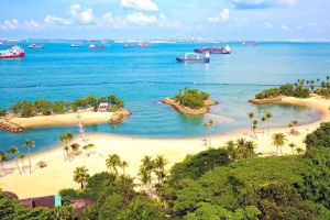 Pantai Pulau Sentosa Singapura Ditutup Akibat Tumpahan Minyak Kapal