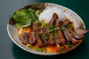 Nasi Bebek Peking: Menggoda Selera dengan Resep Otentik yang Lezat