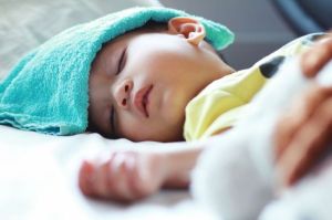 Perawatan di Rumah  Bayi 6 Bulan Saat Demam