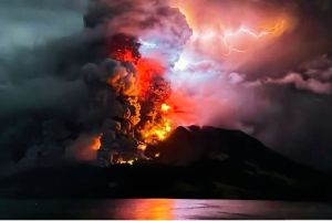 Ketika Gunung Api Meledak: Penyebab Terjadinya Petir saat Erupsi