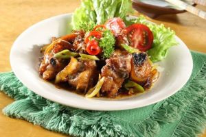 Resep Ayam Goreng Mentega: Makanan Keluarga Indonesia Untuk Masyarakat, Dengan Sentuhan Saus Tiram dan Kecap Inggris