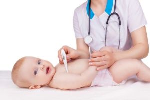 Tips Meredakan Demam pada Bayi