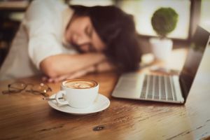 Dampak Kafein dan Jam Tidur pada Kesehatan Remaja