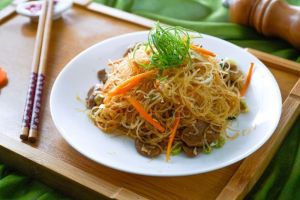 Resep Bihun Goreng: Hidangan Praktis dan Lezat Khas Kuliner Indonesia