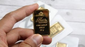 Harga Emas Antam Hari Ini Turun Tipis ke Rp1,33 Juta per Gram