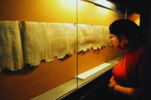 Penemuan Manuskrip Laut Mati yang Mengungkap Sejarah Kuno