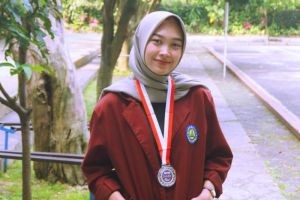 Prestasi Gemilang di Kancah Nasional: Melina, Mahasiswi Perbankan Syariah Raih Juara di NBSC