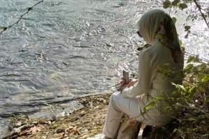 Peringati Ulang Tahun Almarhum Eril, Atalia Kamil Kirim Doa di Tepi Sungai Aare