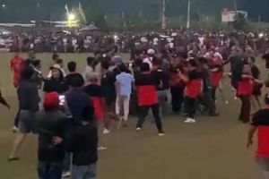 Tarkam Piala Bupati Semarang Layaknya Neraka, Pemain Liga 1 Diduga Hantam Wasit