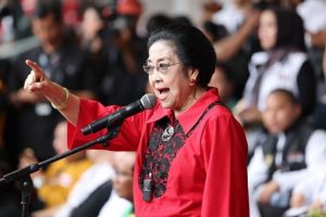 Megawati Mewajibkan Seluruh Anggota Dewan Terpilih Ikut Sekolah Hukum PDIP