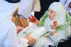 Disambut Bak Ratu Saudi Sambut Jemaah Haji Tertua Berusia 130 Tahun